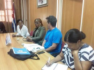 Visita embajadora de Angola la UPR