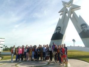 Estudiantes integrales de la Universidad visitan sitios históricos